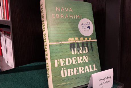 Buchcover "Und Federn überall"